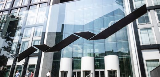 deutsche-borse:-quartalsgewinn-ubertrifft-erwartungen,-jahresziele-bestatigt