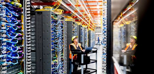 kunstliche-intelligenz:-amazon-manager-schliest-rechenzentren-im-all-vorerst-aus