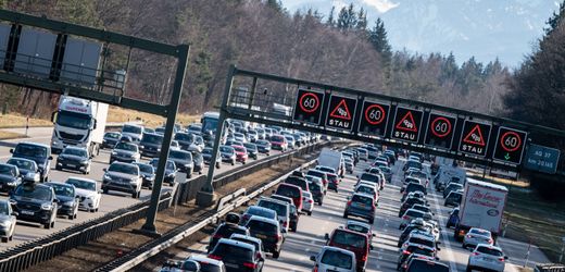 branche-unter-druck:-autoversicherer-erhohen-erneut-die-preise