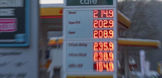 Spritpreis: Diesel- und Benzinpreise steigen deutlich über zwei Euro