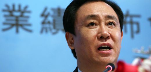 evergrande:-grunder-hui-ka-yan-bekennt-sich-laut-gericht-schuldig