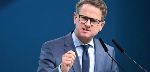 krankenkassen:-cdu-generalsekretar-fur-reduzierung-von-93-auf-10-gesetzliche-kassen