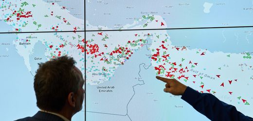 vorsicht-und-misstrauen:-reedereien-reagieren-zuruckhaltend-auf-irans-hormus-offnung