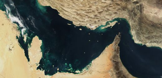 krieg-am-golf:-iran-schliest-strase-von-hormus-erneut
