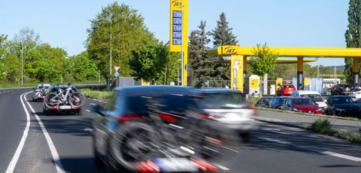 tanken:-tankrabatt-druckt-preis-fur-super-e10-unter-2-euro
