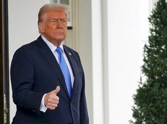 Donald Trump live news: Trump confirms ‘highly productive’ call with Putin – Al Jazeera English