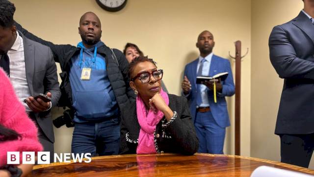 al-green:-black-democrats-rally-round-trump-heckling-congressman-as-he-faces-censure-–-bbc.com