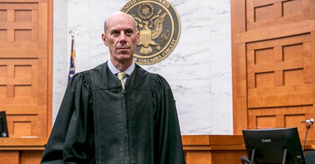 Judge Maintains Block on Trump Administration’s Deportations Under Wartime Law – The New York Times