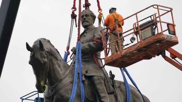 trump-wants-to-restore-statues-and-monuments.-will-that-happen?-–-npr