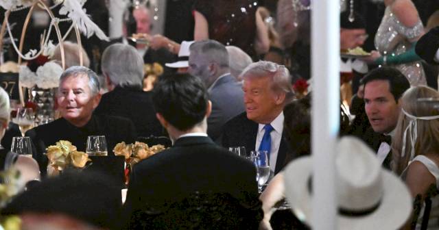 trump-hosts-gatsby-inspired-halloween-party-at-mar-a-lago-–-nbc-news