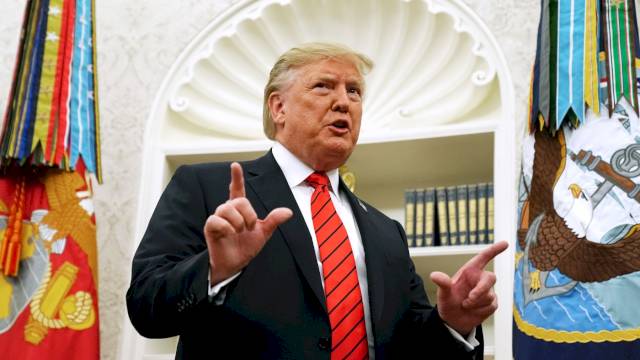 white-house-downplays-new-epstein-emails-that-mention-trump-–-npr