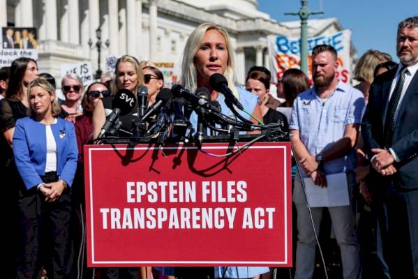 trump-feuds-with-maga-ally-ahead-of-vote-to-release-epstein-files-–-pbs
