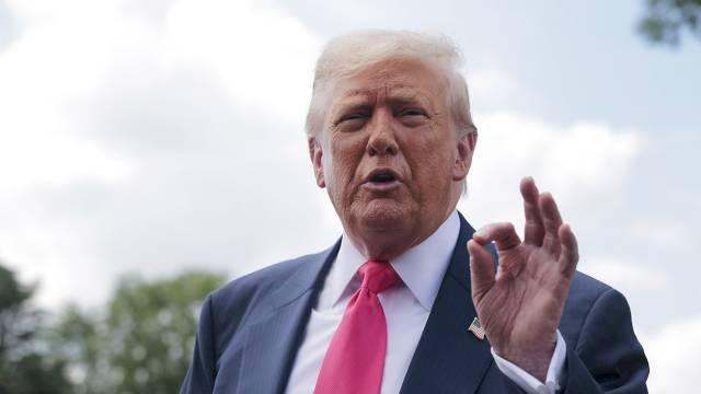 hollywood,-here’s-your-chance-to-save-america:-give-trump-an-overall-deal-–-the-hollywood-reporter