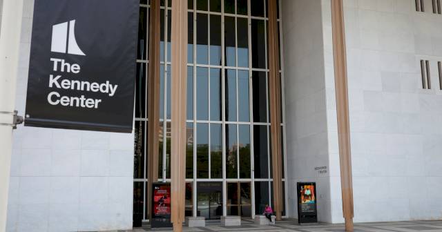 trump’s-handpicked-kennedy-center-board-votes-to-rename-it-the-‘trump-kennedy-center’-–-nbc-news