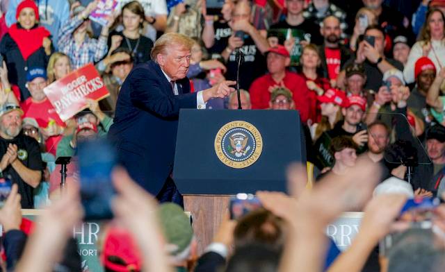 how-americans-are-feeling-about-trump-as-his-first-year-in-office-comes-to-a-close-–-time-magazine