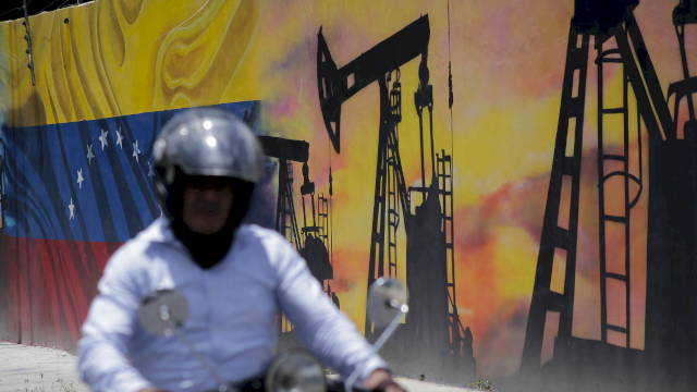 us-oil-giants-mum-after-trump-says-they’ll-spend-billions-in-venezuela-–-fox-business