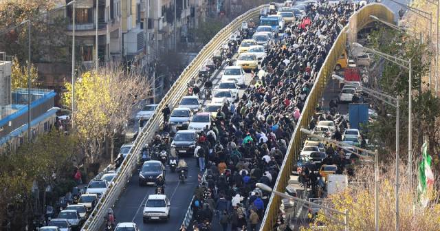 as-death-toll-climbs-in-iran,-trump-weighs-potential-response,-official-says-–-ms-now