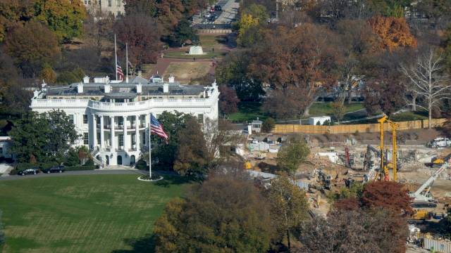 trump’s-executive-assistant,-26,-joins-panel-to-oversee-$400m-ballroom-renovation-–-wbma