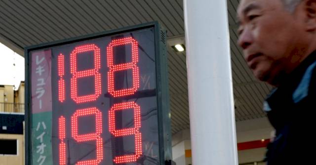 Oil prices keep rising as Trump seeks coalition to reopen Strait of Hormuz – Al Jazeera