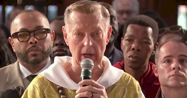 Chicago faith leaders defend Pope Leo amid clash with Trump – FOX 32 Chicago