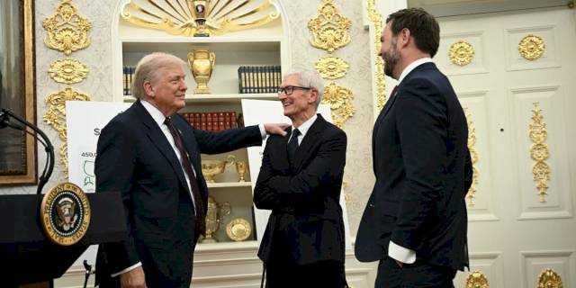 apple-isn’t-losing-its-trump-whisperer-–-business-insider