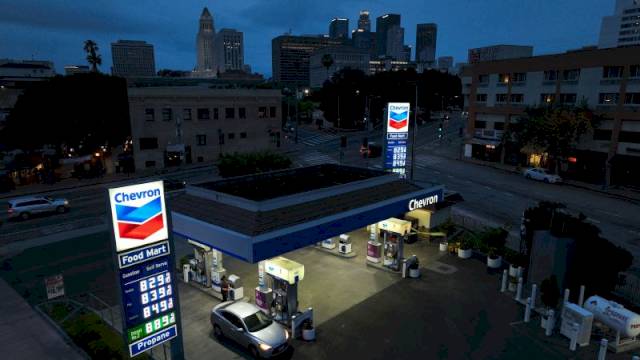 Why the Trump team’s arcane economic theory won’t play at the gas pumps – CNN