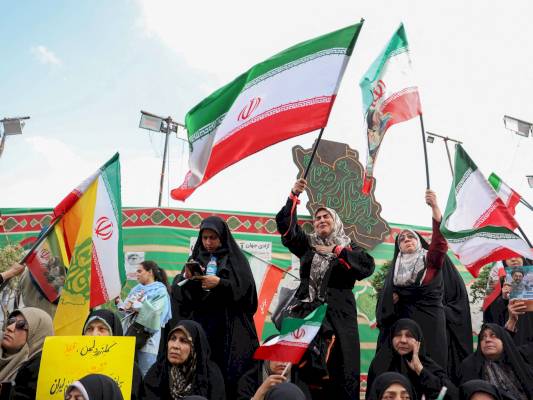 iran-war-live:-trump-urges-tehran-to-‘give-up’;-ghalibaf-mocks-us-strategy-–-al-jazeera