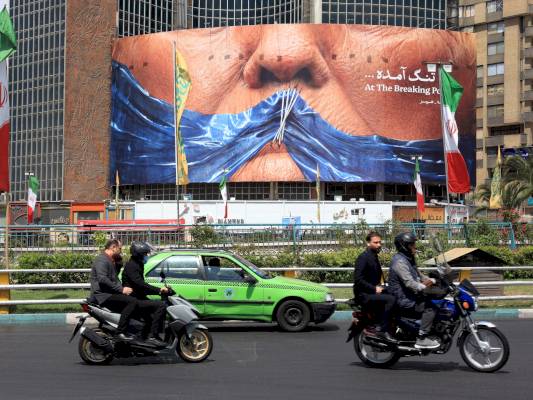 iran-war:-what’s-happening-on-day-65-as-trump-reviews-new-plan-to-end-war?-–-al-jazeera