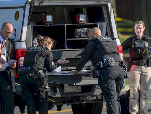 us-secret-service-shoots-gunman-near-white-house-–-al-jazeera