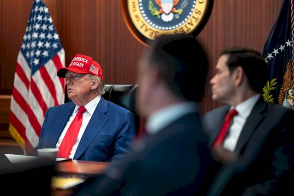 trump-pauses-‘project-freedom,’-cites-progress-with-iran-–-punchbowl-news