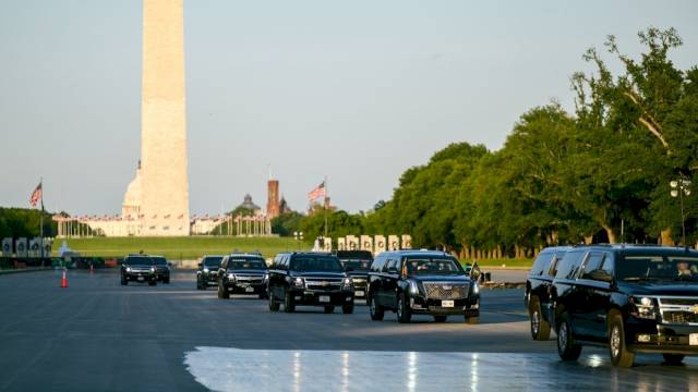 ‘they-see-me-rolling’:-trump-surveys-empty-lincoln-memorial-reflecting-pool-renovations-–-wpde