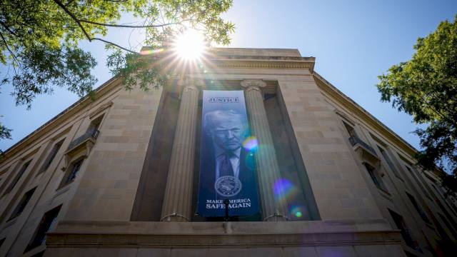 warning-flags-about-the-trump-administration-and-alleged-corruption-–-npr