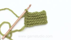 How to crochet a slip stitch (sl st)