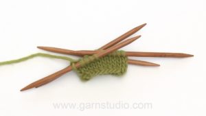 How to cast on and knit stockinette stitch on double pointed needles