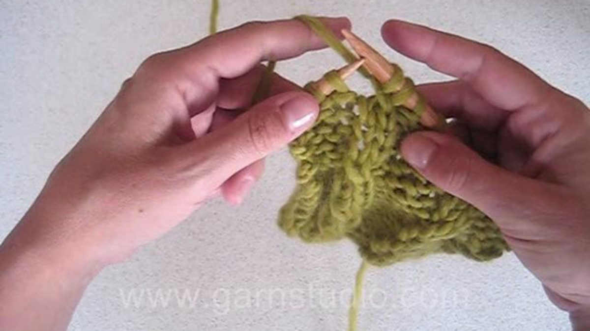 How to knit a cable without cable needle