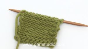 How to knit a purl (P) stitch ( Norwegian method)