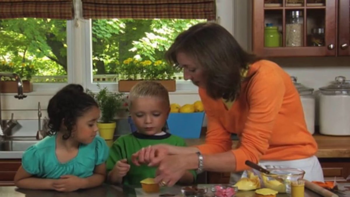 Make Ming Ming Cupcakes – Nick Jr. Cooking with Kids Recipe Video