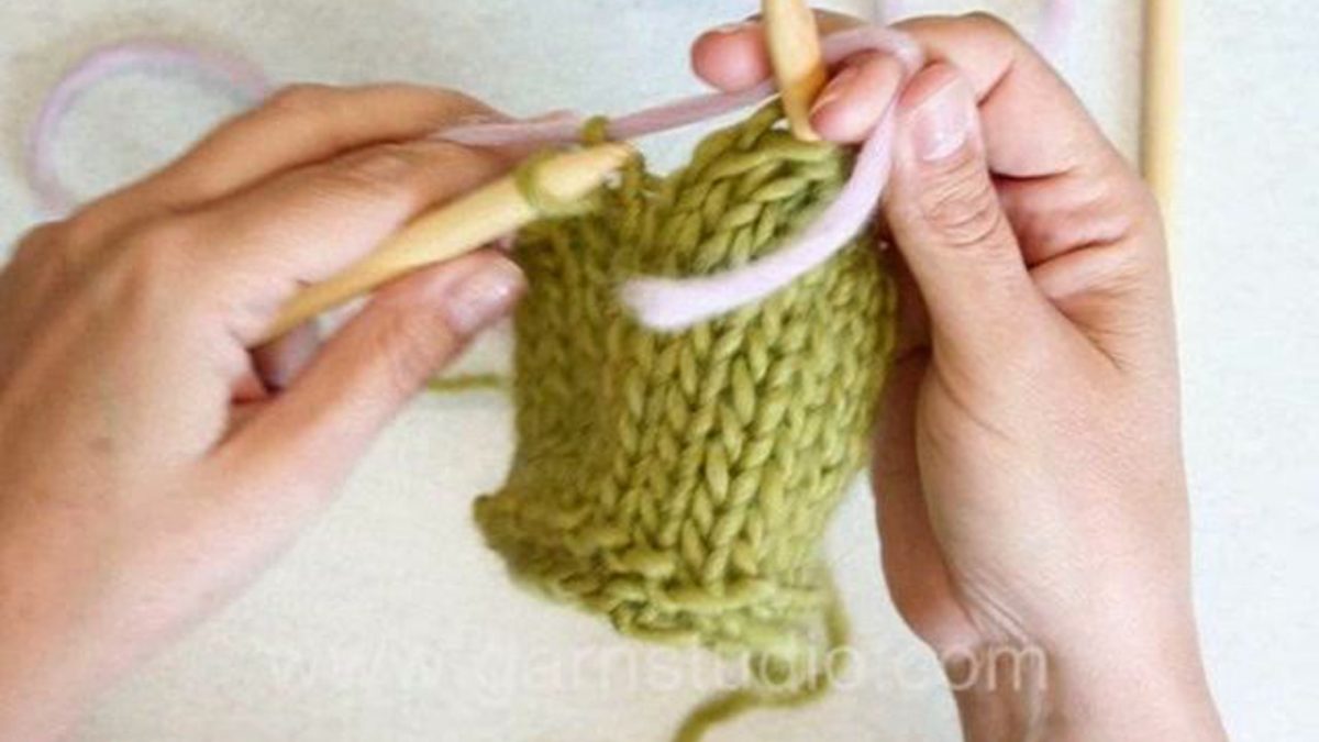 How to put stitches on a thread one by one
