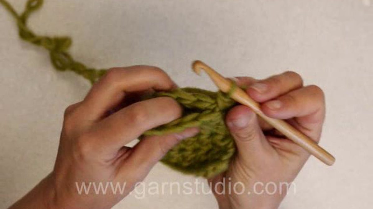 How to crochet pieces together