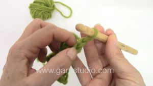 How to turn when crocheting double crochet (UK) / single crochet (US)