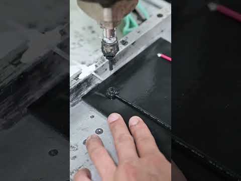 Automated Glueing Machine: The Best Partner for Solar Panels!