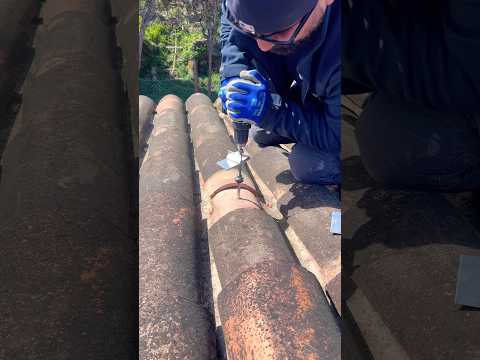 FreeBird 😌 #pv #solarpanels #hardwork #roof #greenenergy #construction #shorts