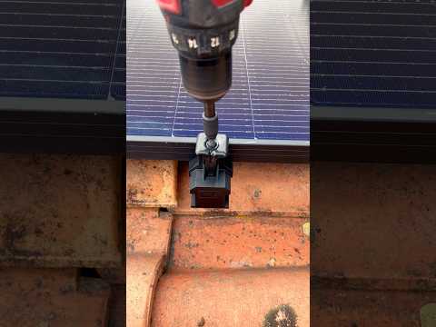 RoofRiders 💪🏻 #solarpanels #hardwork #greenenergy #construction #pv #shorts