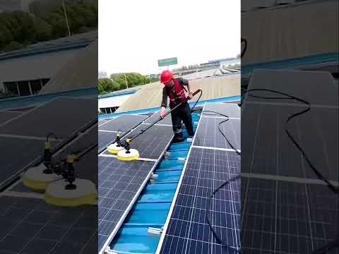 कैसे Solar Panels की सफाई की जाती है? #solar #solarpanel #shortvideo