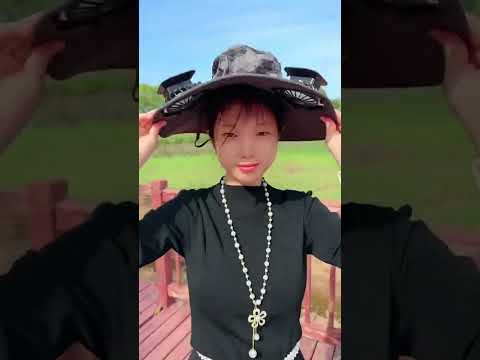 A fan hat powered by solar panels