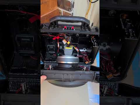 No battery! Just a directly powered solar panel DIY Bluetooth speaker. (Cool!)