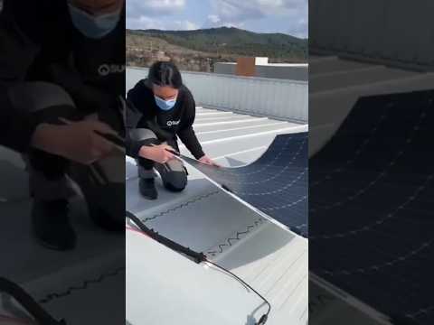 Flexible Solar Panels – Gamechanger in Solar Tech 🌞💡 #renewableenergy #solarpower #shorts