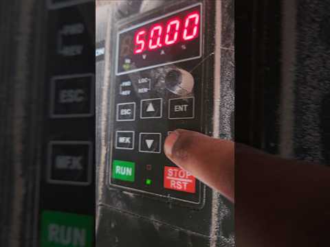 Run the entire flour mill with 32 solar panels and 15 HP motor #solarconverter #solarenergy