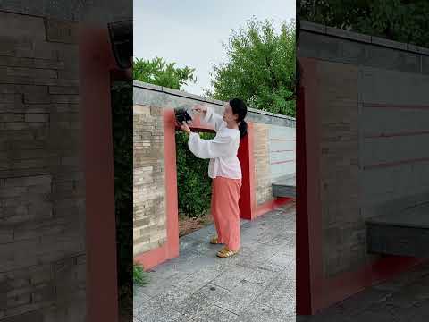 Double-Head Solar Power for Maximum Brightness Solar Street Lamp