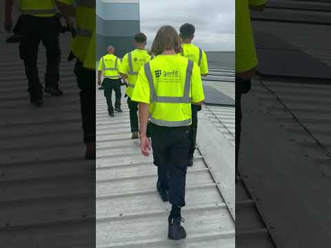 How Solar Panels Slash Energy Bills for Homes and Businesses 💷